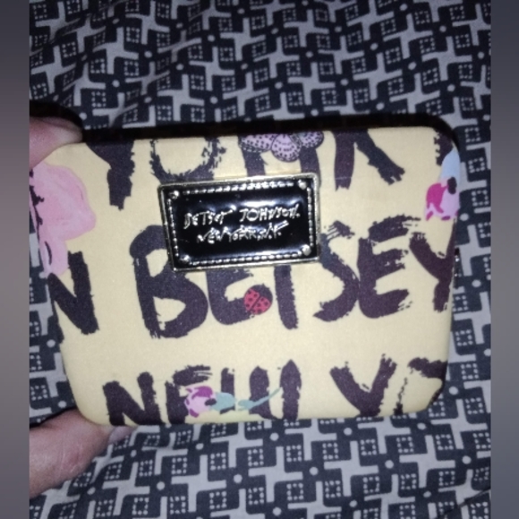 Custom Designed Creations Wallet - Picture 5 of 5